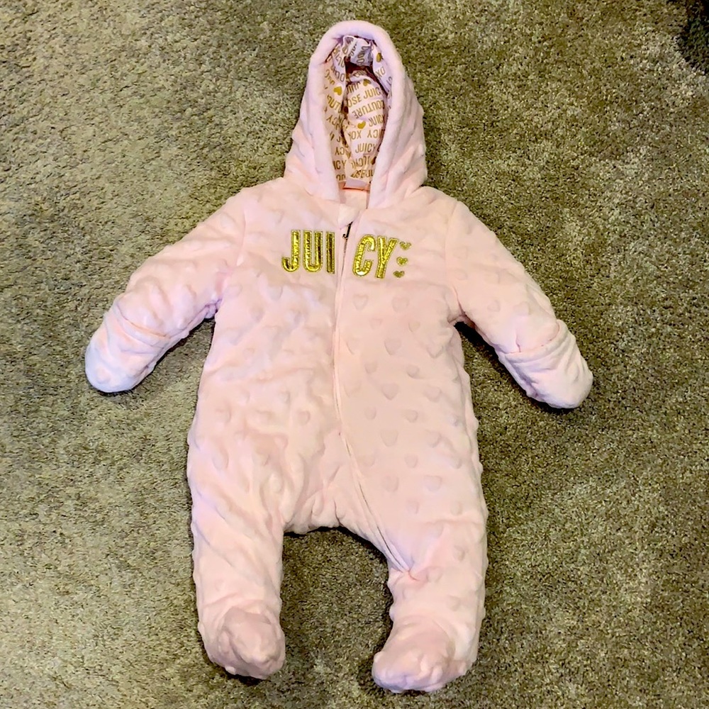 NWOT Juicy Couture plush bunting sz 3/6M